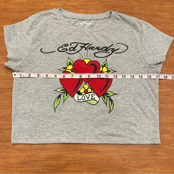 Ed Hardy Gray Cropped Top Tee Y2K Love Hearts Flash Tattoo Size Large Signature - Picture 3 of 8